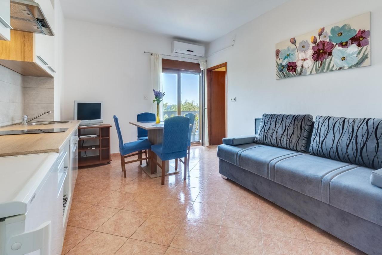 Family Friendly Seaside Apartments Kozino, Zadar - 5756 Petrcane Eksteriør billede