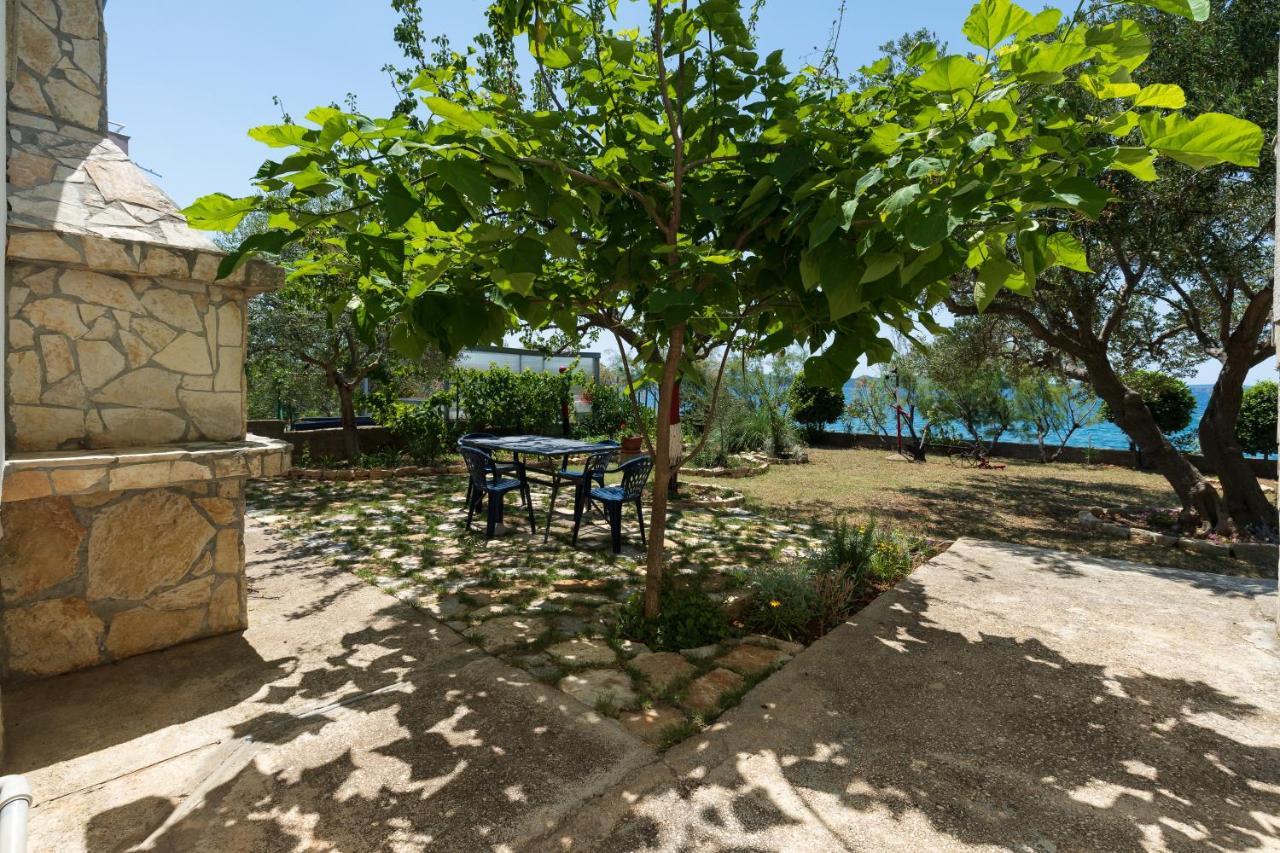 Family Friendly Seaside Apartments Kozino, Zadar - 5756 Petrcane Eksteriør billede