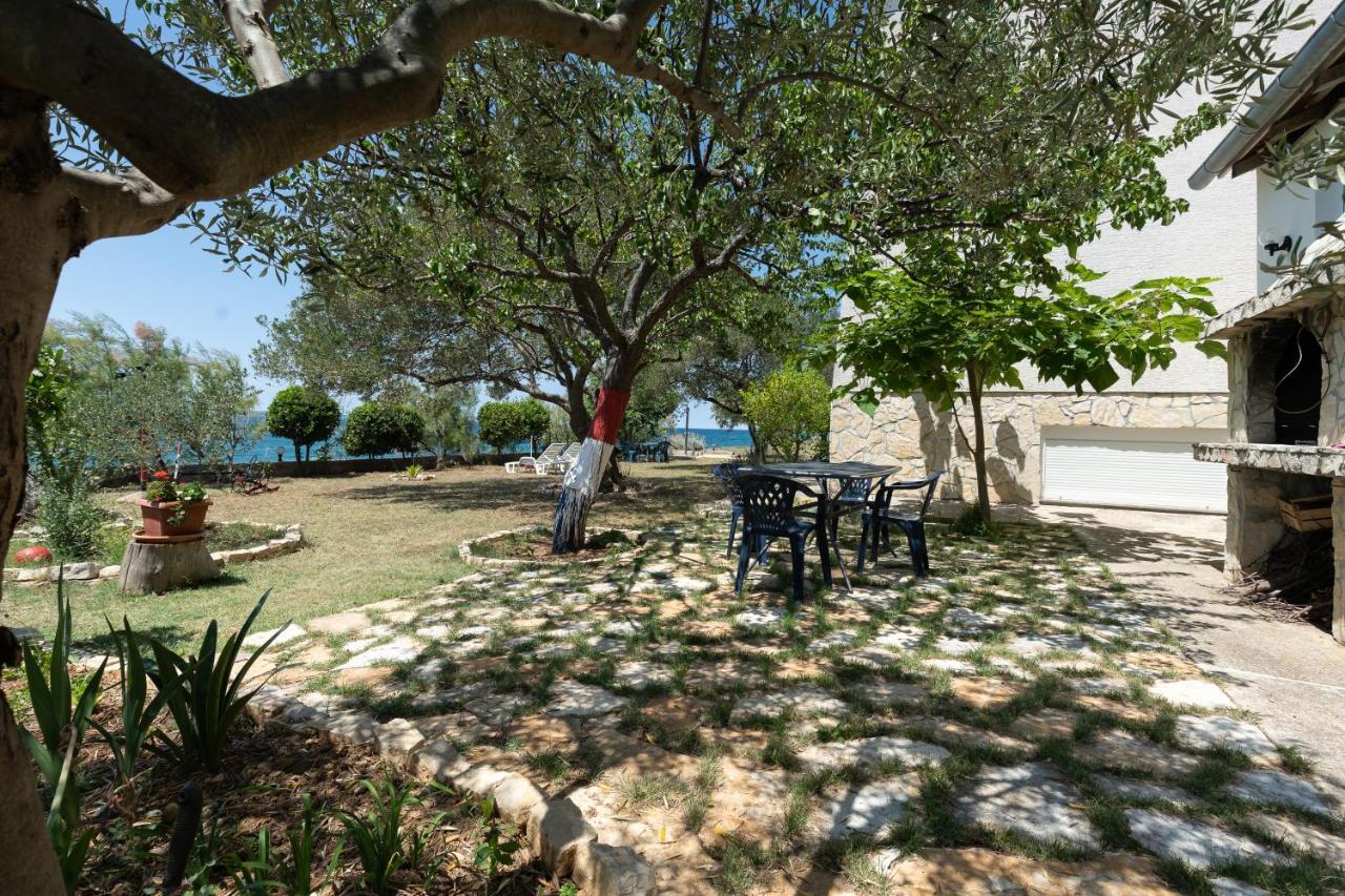 Family Friendly Seaside Apartments Kozino, Zadar - 5756 Petrcane Eksteriør billede