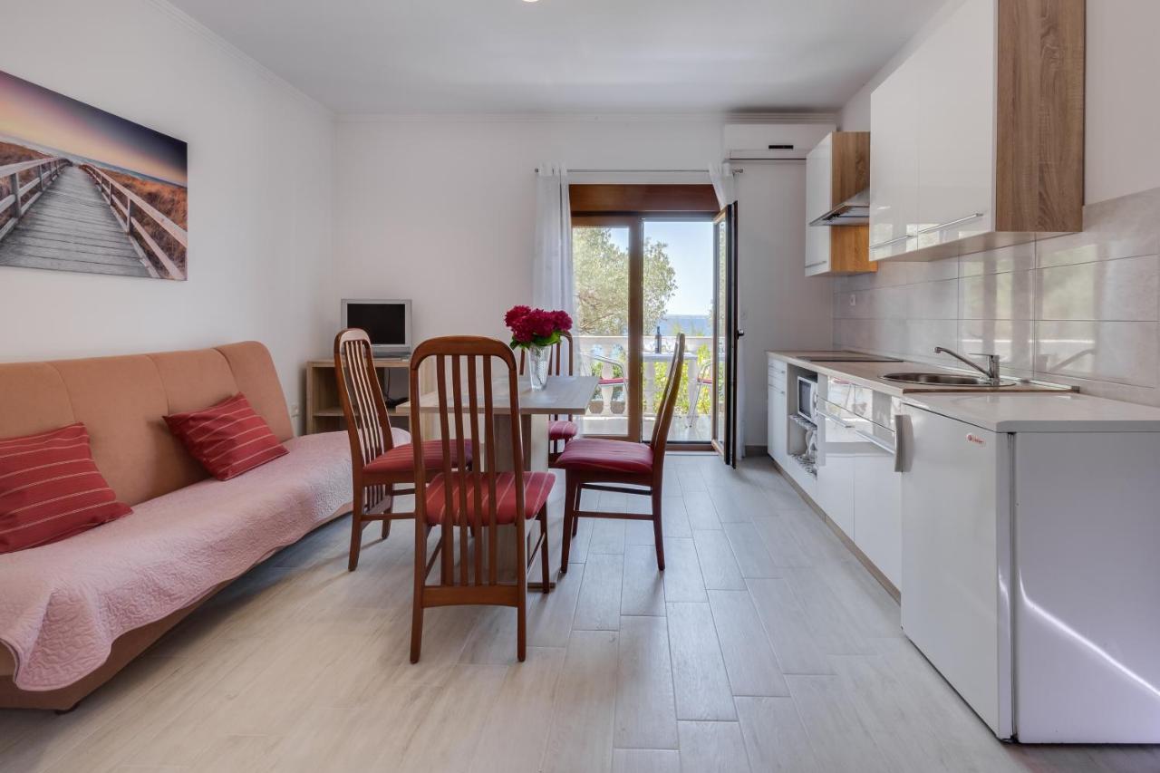 Family Friendly Seaside Apartments Kozino, Zadar - 5756 Petrcane Eksteriør billede