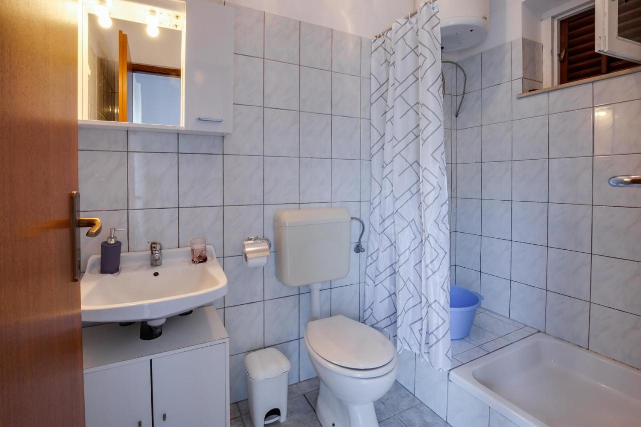 Family Friendly Seaside Apartments Kozino, Zadar - 5756 Petrcane Eksteriør billede
